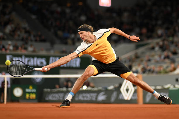 世界网球队鏖战日本网球队,兹维列夫绝境逆转的简单介绍 世界网球队鏖战日本网球队,兹维列夫绝境逆转的简单介绍