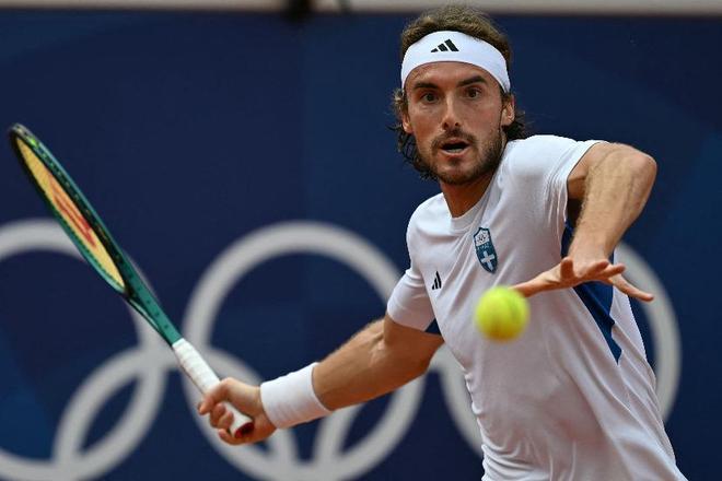 世界网球队碾压德国网球队，西西帕斯送出助攻