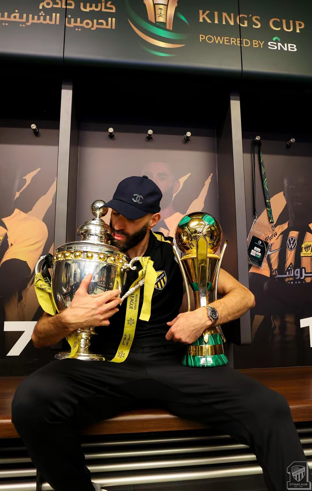 包含那不勒斯碾压拜仁，本泽马统治全场的词条