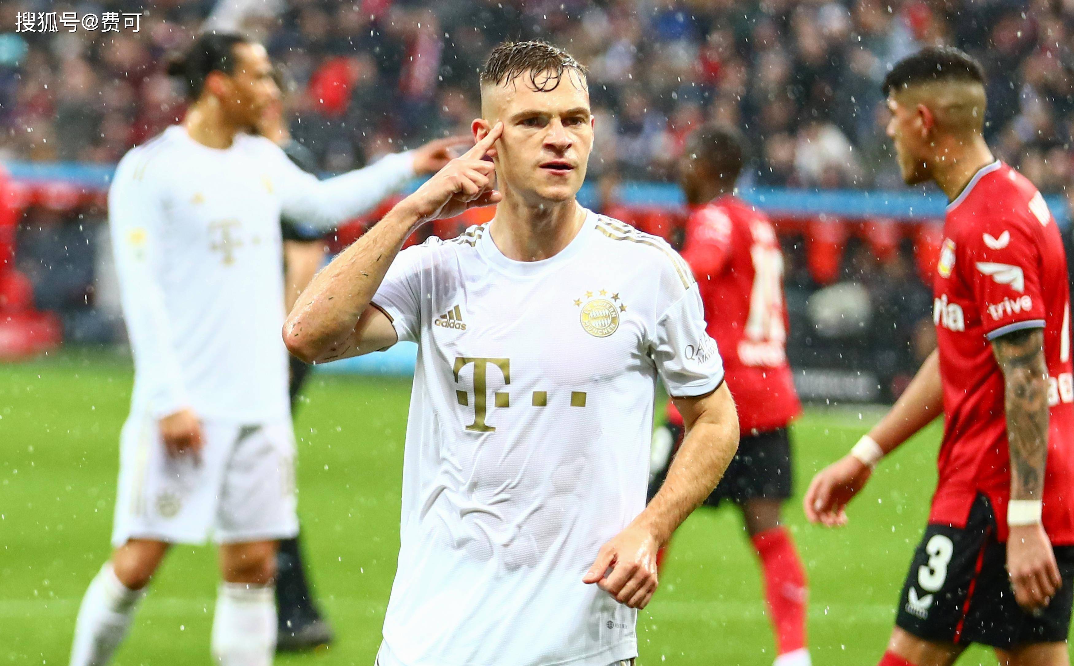 曼联达拉斯首秀表现抢眼，带领球队胜利的简单介绍