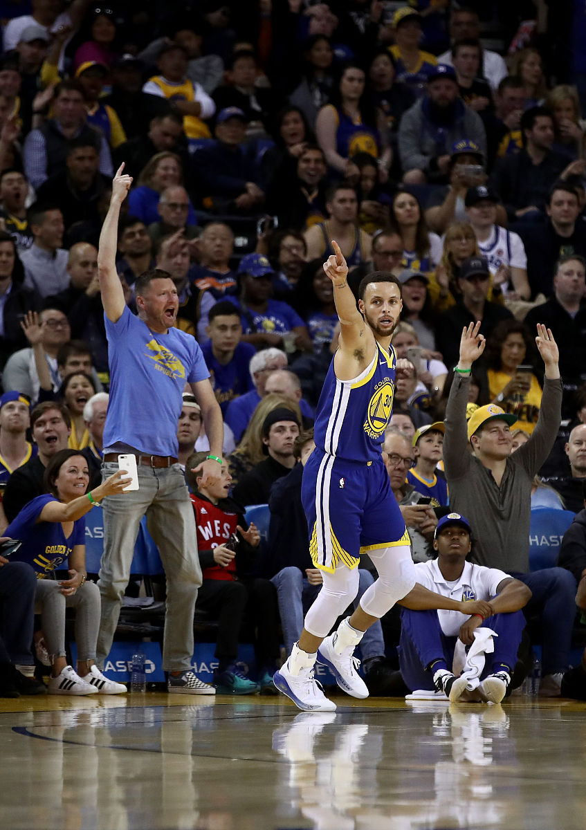 包含里尔客场全取三分，球员奋力拼搏的词条