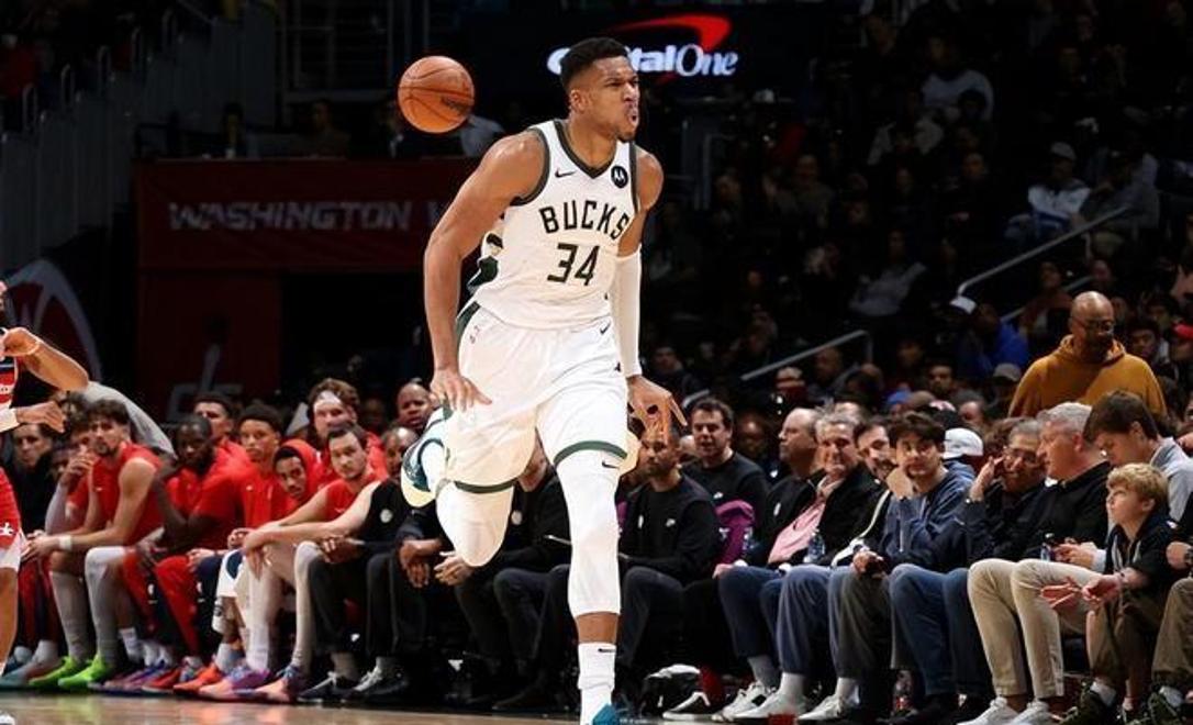 雄鹿轻取猛龙,胜率升至七成 雄鹿轻取猛龙,胜率升至七成