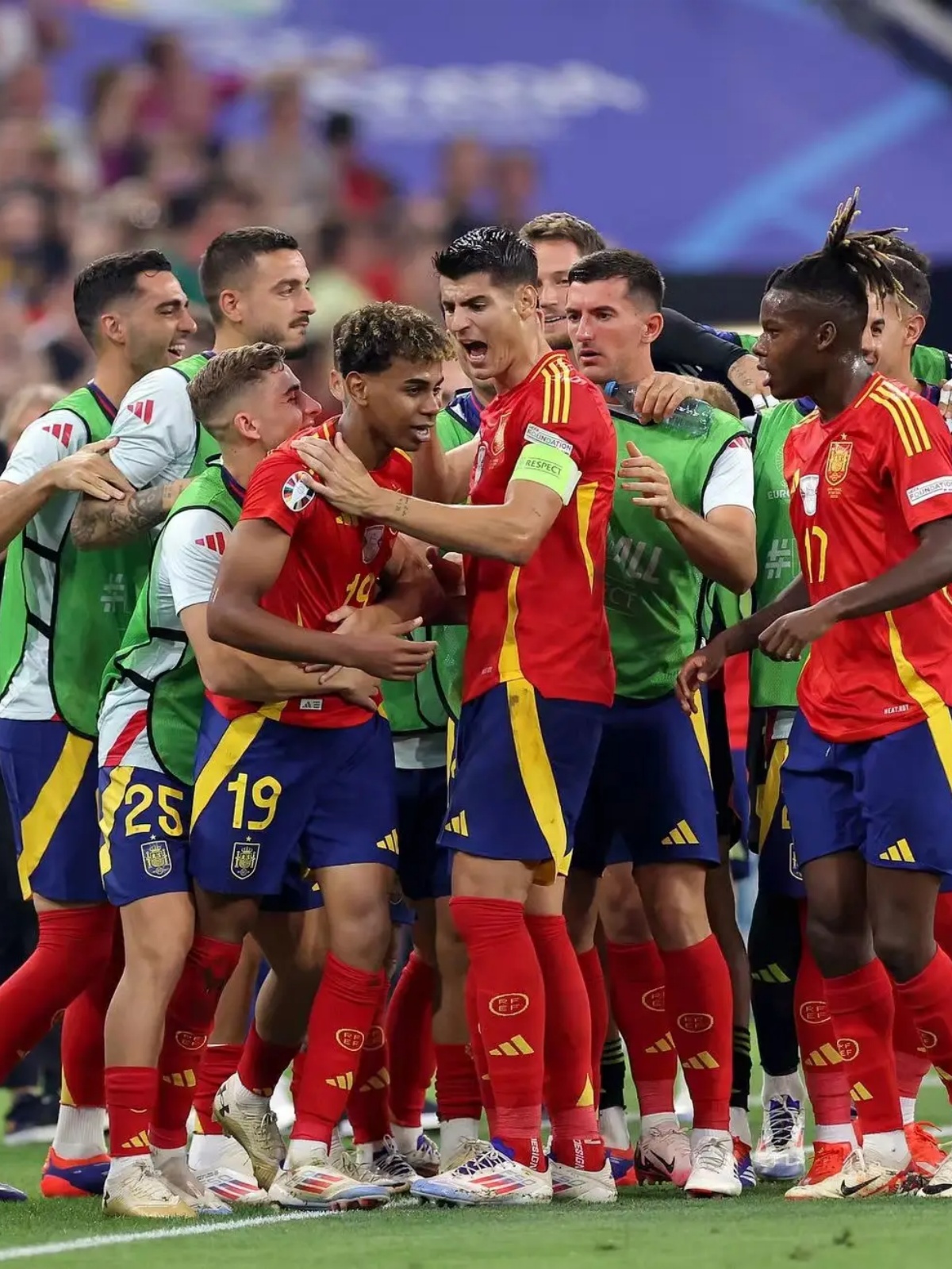 欧洲杯预选赛精彩瞬间抢先看，强队角逐的简单介绍