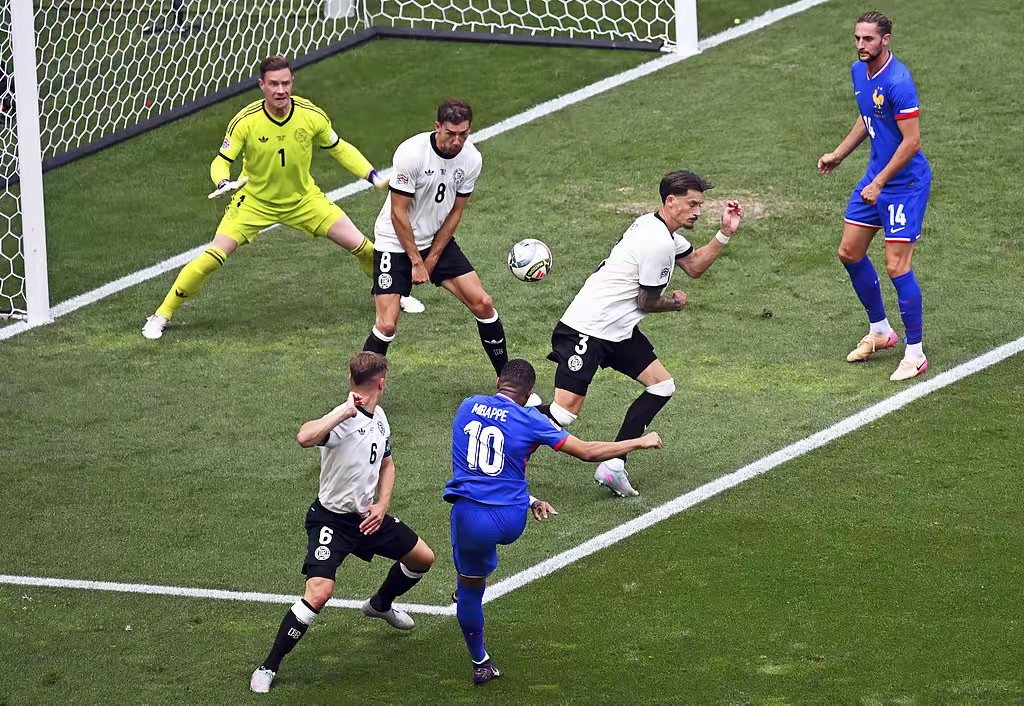 欧国联赛联赛冠军争夺激情上演,悬念连连 欧国联赛联赛冠军争夺激情上演,悬念连连