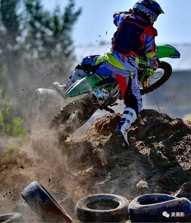 精湛技术，场上对决精彩纷呈的简单介绍