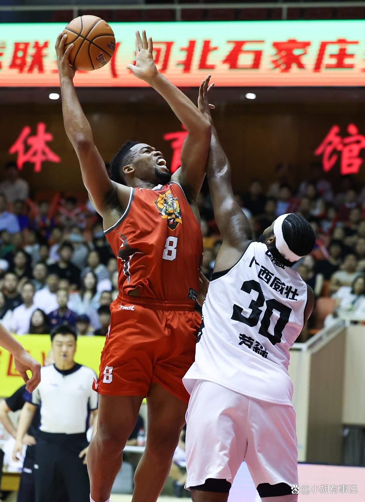 关于中国篮球联赛最新动态:球队士气高涨的信息 关于中国篮球联赛最新动态:球队士气高涨的信息