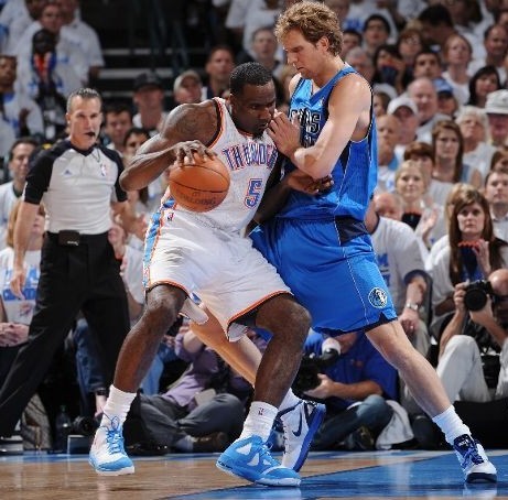 小牛大胜!帕金斯绝杀球迷疯狂的简单介绍 小牛大胜!帕金斯绝杀球迷疯狂的简单介绍