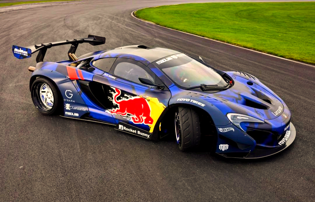 红牛车队力克迈凯伦,汉密尔顿统治全场的简单介绍 红牛车队力克迈凯伦,汉密尔顿统治全场的简单介绍