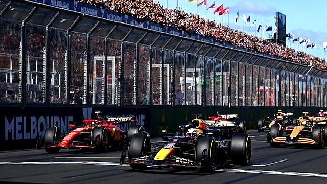 红牛车队力克迈凯伦,汉密尔顿统治全场的简单介绍 红牛车队力克迈凯伦,汉密尔顿统治全场的简单介绍