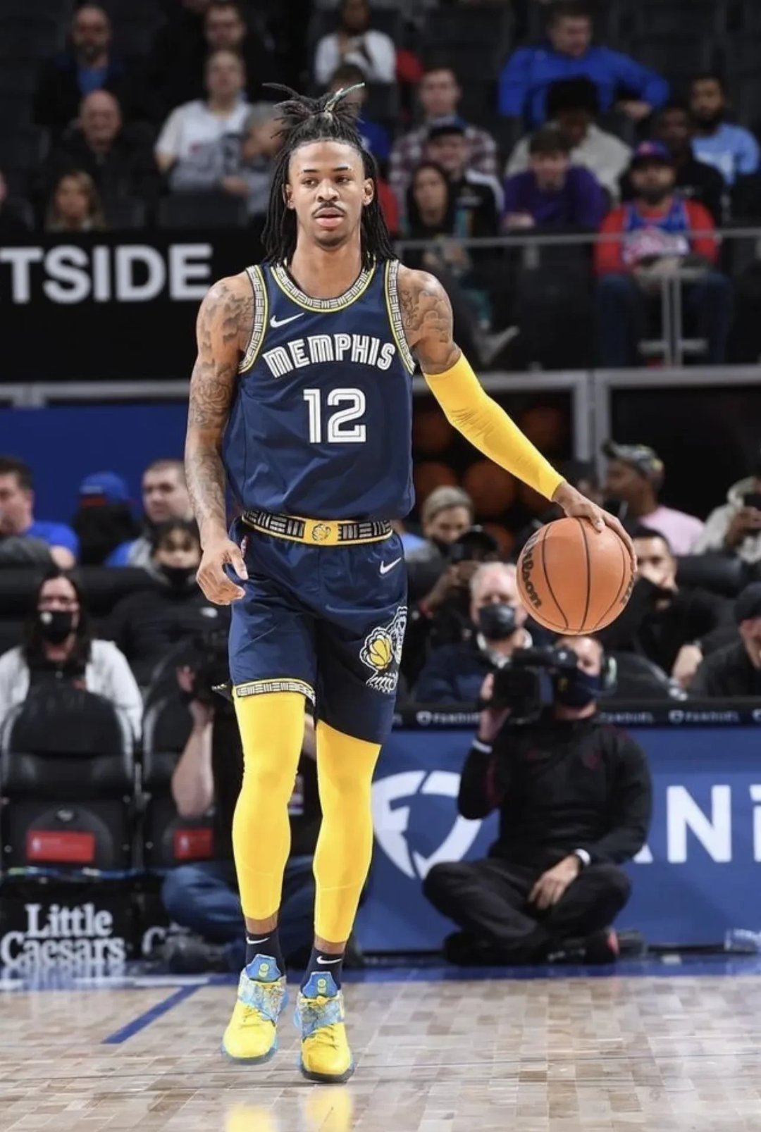 包含雄鹿横扫76人，莫兰特统治全场的词条