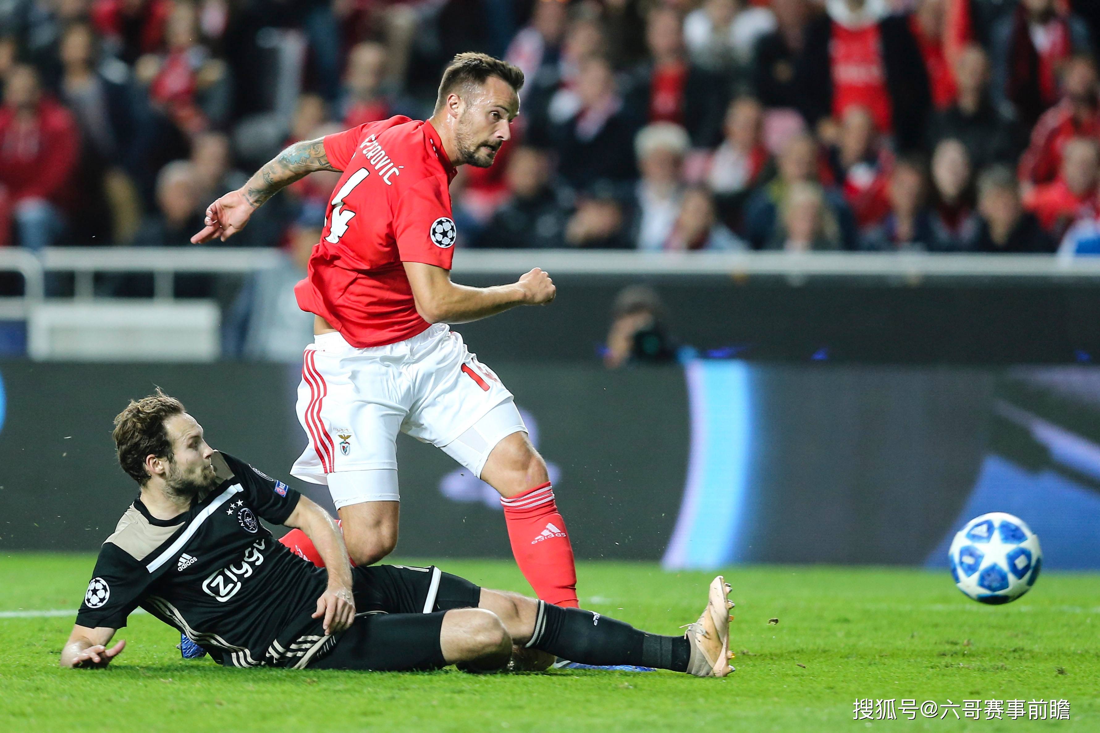 PG电子试玩-包含激烈角逐！欧洲豪门挑战赛事极限的词条