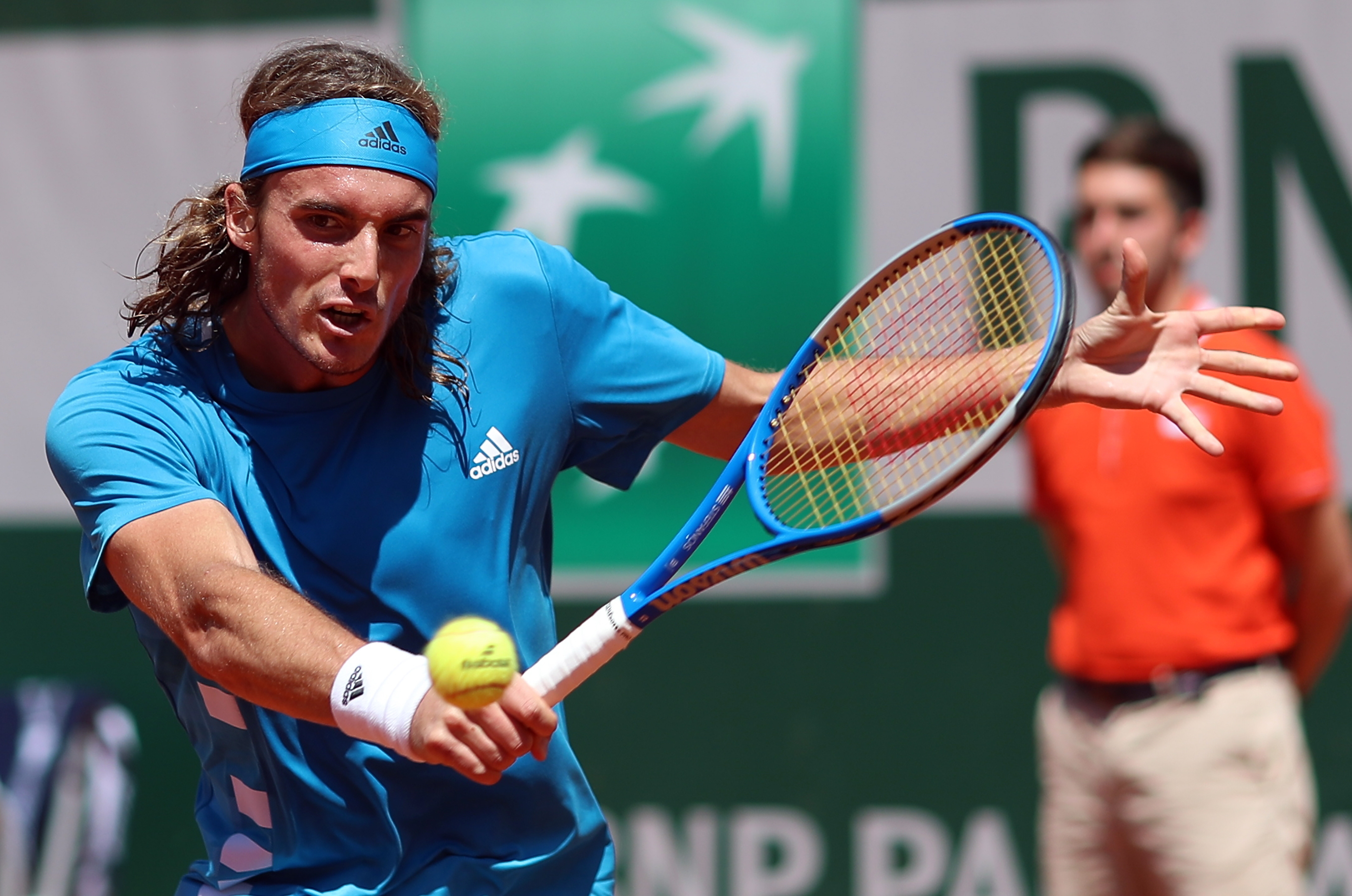 欧洲网球队绝杀日本网球队，西西帕斯爆发神勇的简单介绍