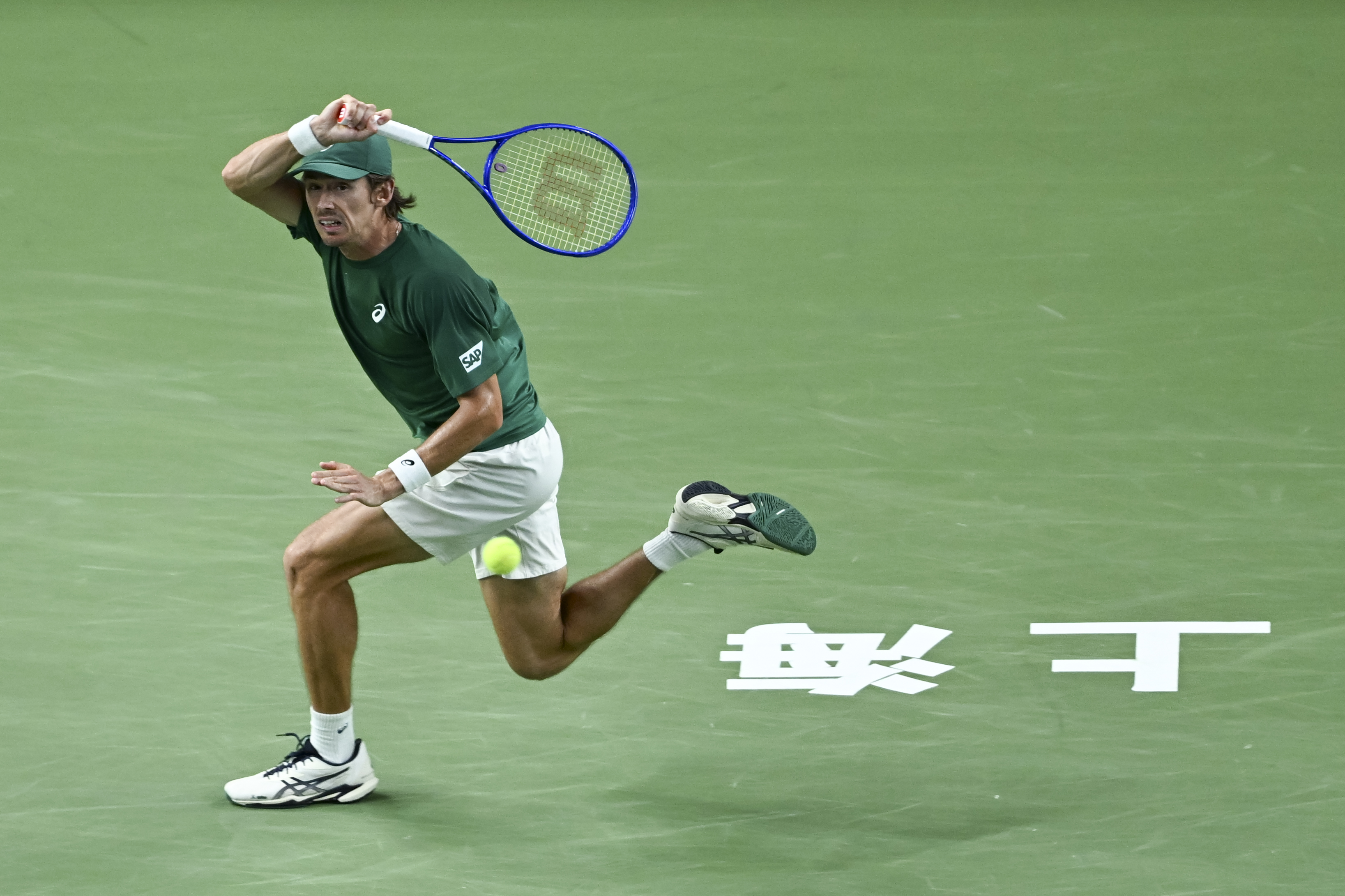 意大利网球队碾压日本网球队，梅德韦杰夫制霸全场的简单介绍