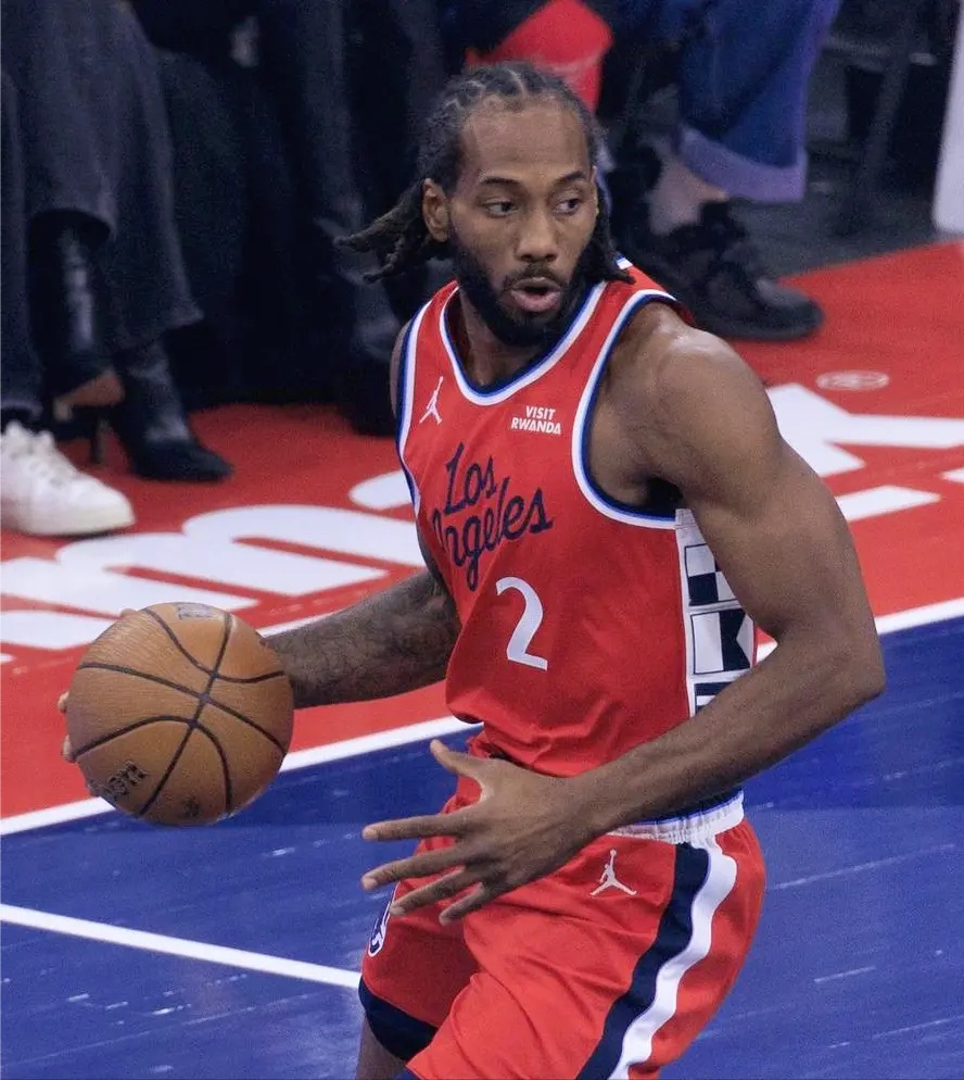 太阳绝杀青岛队，伦纳德高光表现的简单介绍