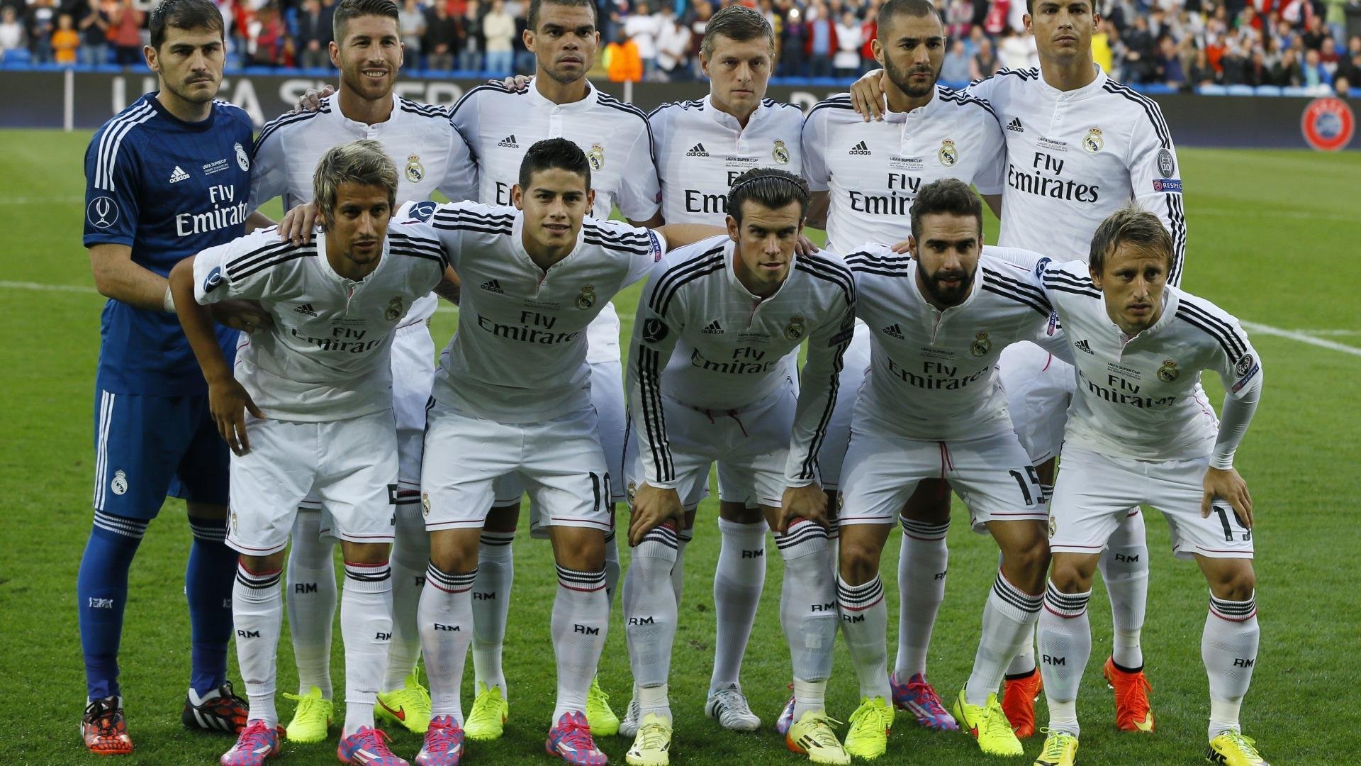 迪亚斯一锤定音！澳大利亚足球里程碑，正面击溃比利亚雷亚尔的战术启示录