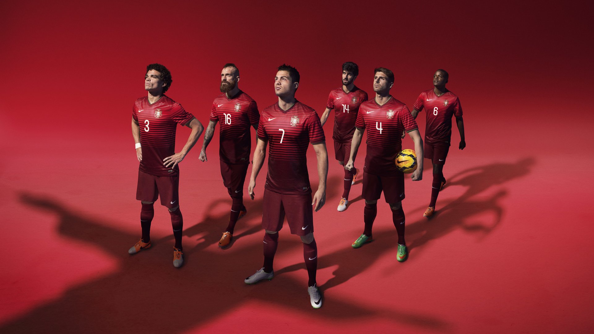 当东欧铁骑席卷中北美，波兰速胜洪都拉斯的战术启示，与莫德里奇在德甲争冠战的古典大师接管时刻