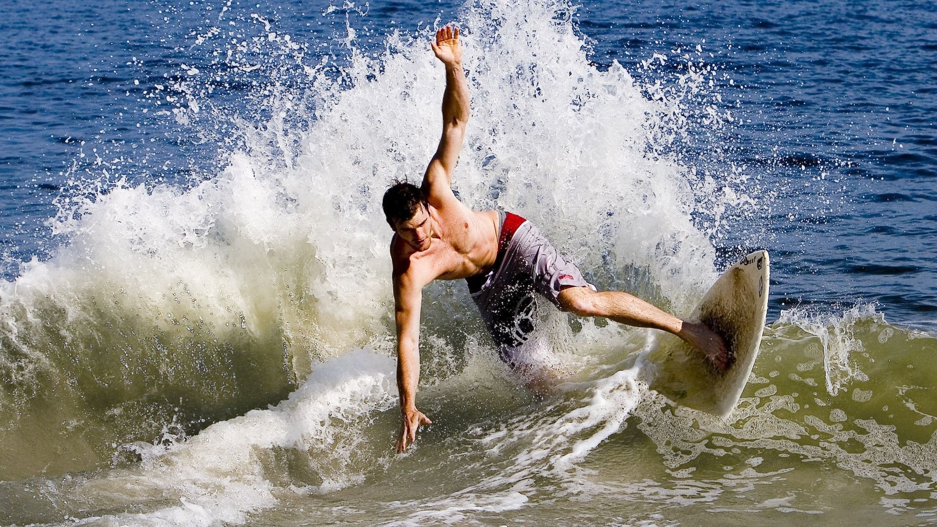 武切维奇接管世界排名争夺战，深圳队连续得分压制奇才展现统治力